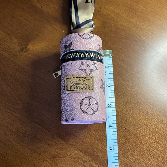 Pocketbook Charm. Pink Mini Cylinder. Zippered. NWOT - Picture 8 of 11